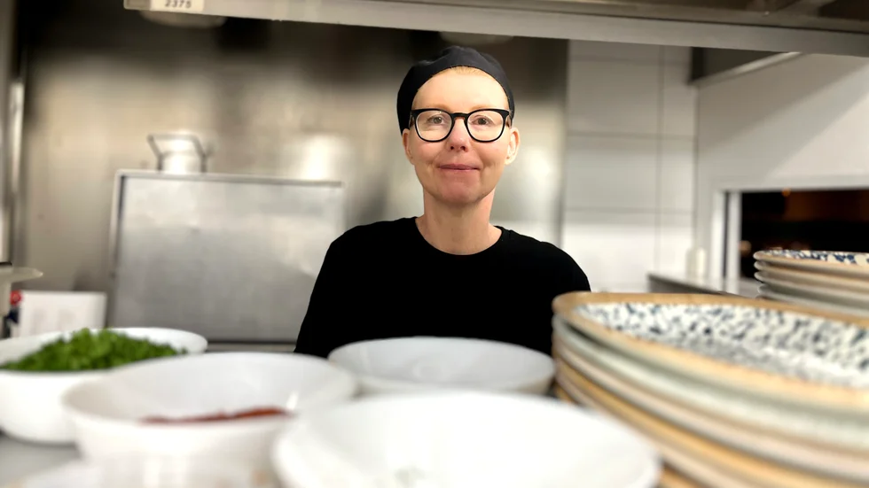 Jenny Lindh lagar numera traditionell husmanskost på Naay Husman & Grill. "Det känns som om att det finns ett behov av husmanskost", säger hon.