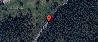 Trafiken påverkas av olja på vägen på Bristagatan