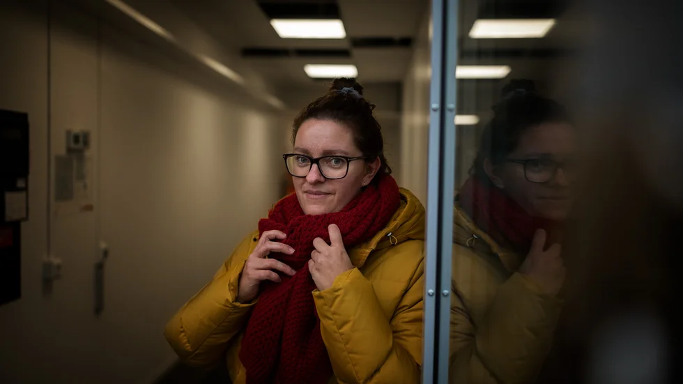 Karin Lindblom jobbar också fackligt i Vårdförbundet för att på sikt förbättra de anställda sjuksköterskornas villkor. Hon tror att större flexibilitet i scheman och arbetstider i olika perioder av livet behövs för att behålla de erfarna sjuksköterskorna på sjukhuset.