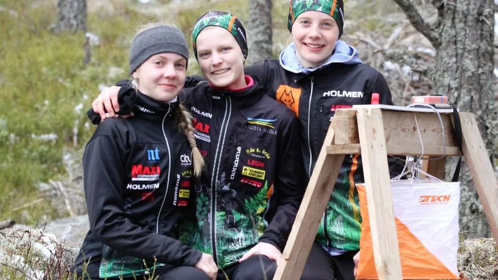 OK Kolmårdens unga flickor i D 14 vann överlägset, Linnea Lund, Fanny Östlund samt Kerstin Ljungemyr var 16 minuter före tvåan i klassen. Foto: Nils Sjödin