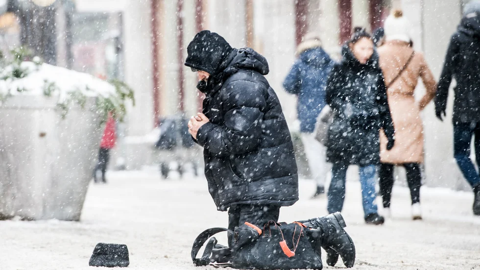 STOCKHOLM 2018-02-27
Tiggare i snöfall en kall vinterdag 
Foto: Lars Pehrson / SvD / TT / Kod: 30152
** OUT DN, Dagens Industri (även arkiv), Metro och Expressen **