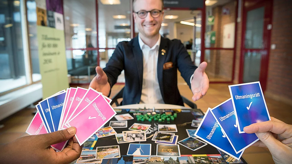 Andreas Löwenhöök och Moderaterna i Skellefteå vill ge alla en möjlighet att utmana kommunens verksamheter, utmaningsrätt är modellen man föreslår. 
