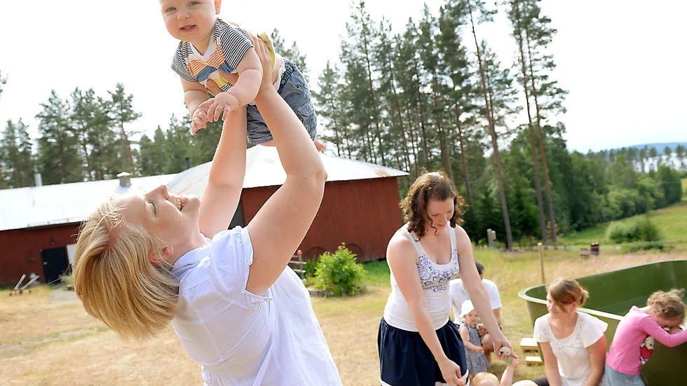 Yngst. John föddes sist av de tre nykomlingarna. Astrid föddes i juli, Elsa i september och John i november.