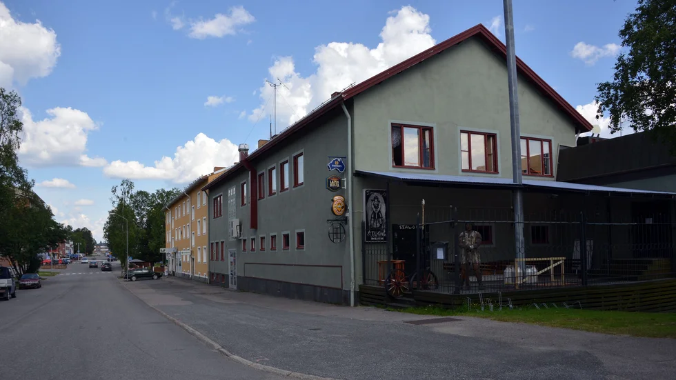 Rolles. Gamla Stalo krog har fått ny ägare. Arvidsjaurbon Roland Sandgren testar lyckan på Stationsgatan och slår upp portarna till Rolles krog den första augusti.