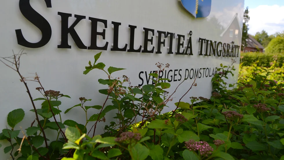 PAUS I FÖRHANDLING. Rättens ordförande Thomas Blomgren tog beslutet att rättegången skulle avbrytas.