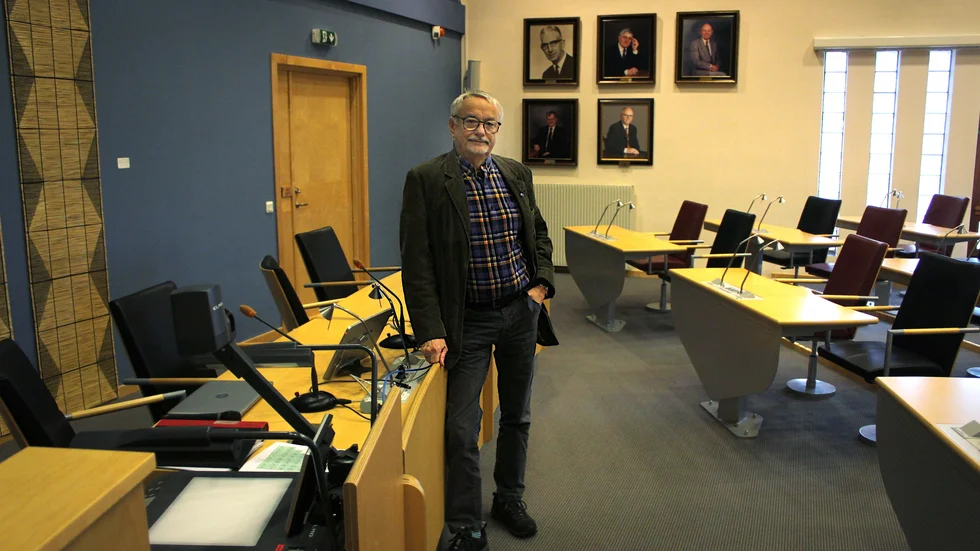 Till hösten, efter valet, får någon annan ta över klubban på tisdagkvällarna i stadshusets hörsal. En ledig plats finns på väggen bakom för Jörgen Oskarssons porträtt.