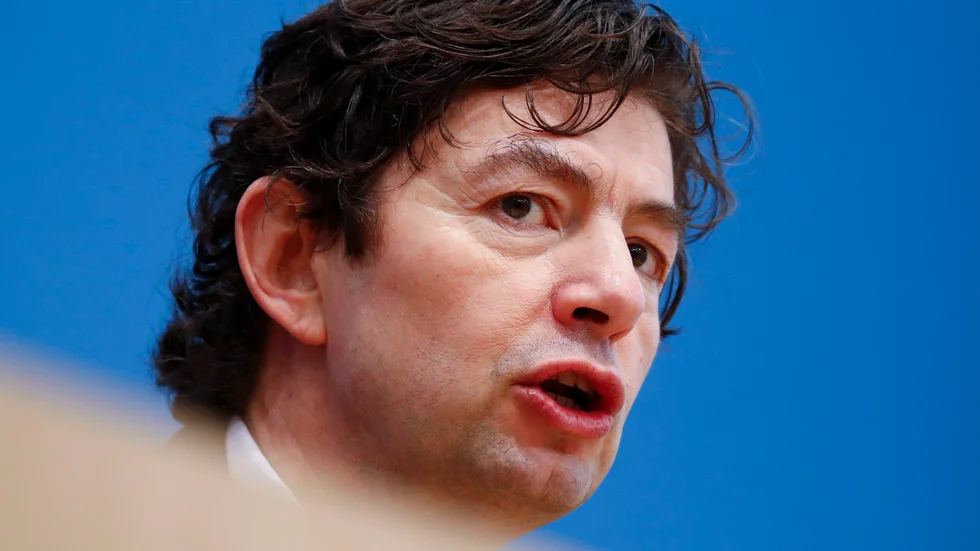 Christian Drosten, en av Tysklands ledande virologer, under en presskonferens i fjol. Arkivbild.