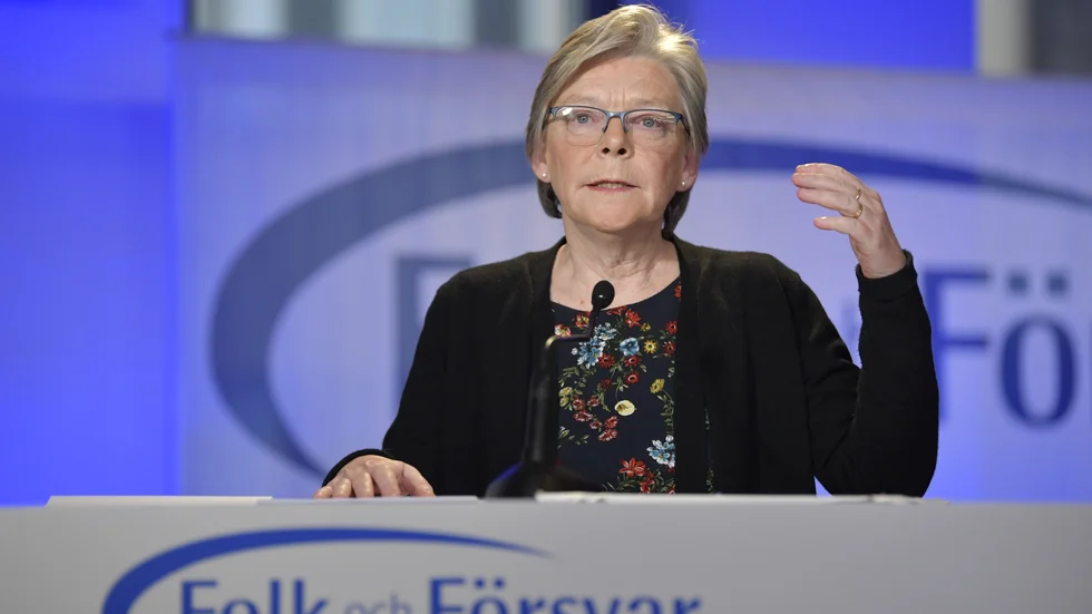 Gudrun Persson, forskningsledare på Totalförsvarets forskningsinstitut, varnar för att Ryssland förbereder sig för en långvarig konflikt med väst.