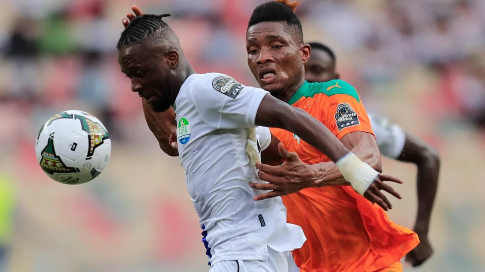 AFC:s tidigare anfallsstjärna Mohamed Buya Turay passade fram till ett av målen när hans Sierra Leone spelade 2-2 mot Elfenbenskusten i de Afrikanska mästerskapen.