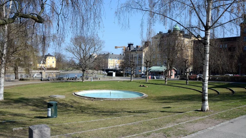 Här ska en scen samt ett dansgolv ställas upp inför Sommar i Refvens grund i juli.