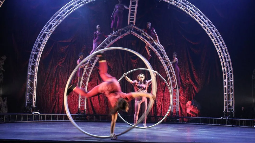 Norrköpingsborna har en unik chans att se en nyskapande föreställning av Cirkus Cirkör: "Epifónima" på Stora teatern.