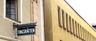 Prejade kvinna i bil