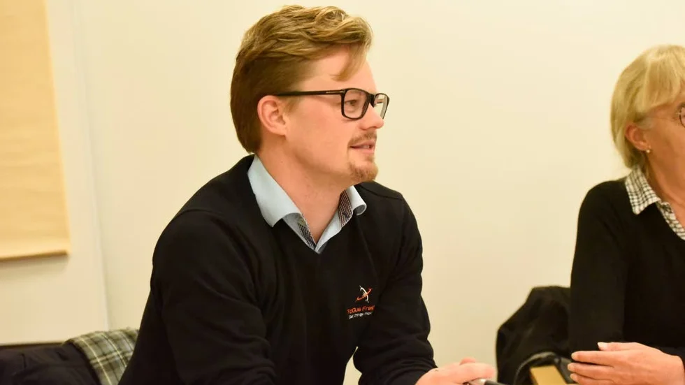 Mikael Wallin (L) ville tillsammans med Moderaterna lägga ytterligare tio miljoner kronor på skolan, något som nu inte blir verklighet.