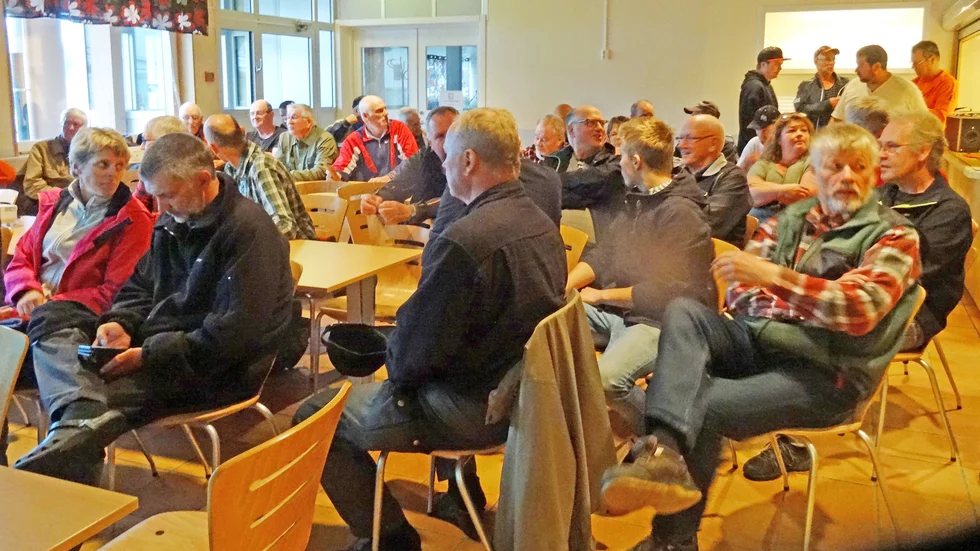 Fullsatt. Jägarmötena i Arjeplog är alltid välbesökta. Det blev tillslut fullsatt i lokalen.