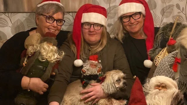 Cecilia Fäldt och Mia och Lotta Thyni driver Julhjälpen i Gnesta.