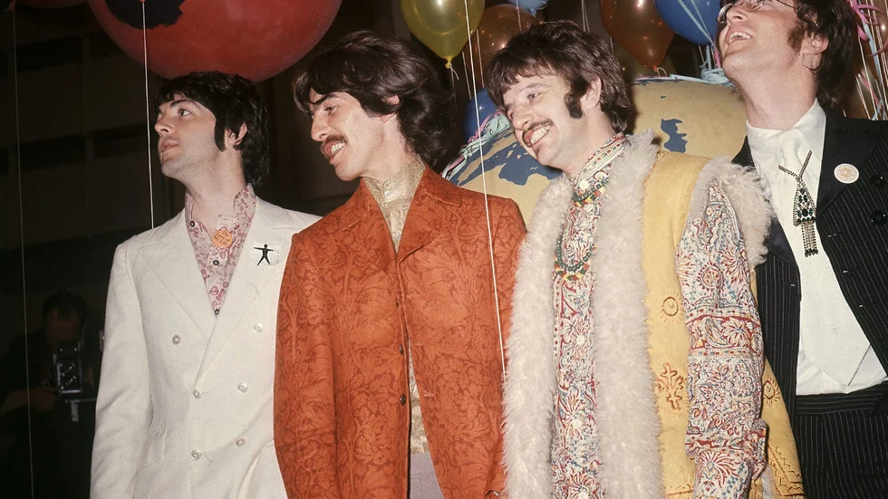 Flower power. Paul McCartney, George Harrison, Ringo Starr och John Lennon gav exakt för 50 år sedan ut albumet ”Sgt Peppers Lonely Hearts Club Band”.