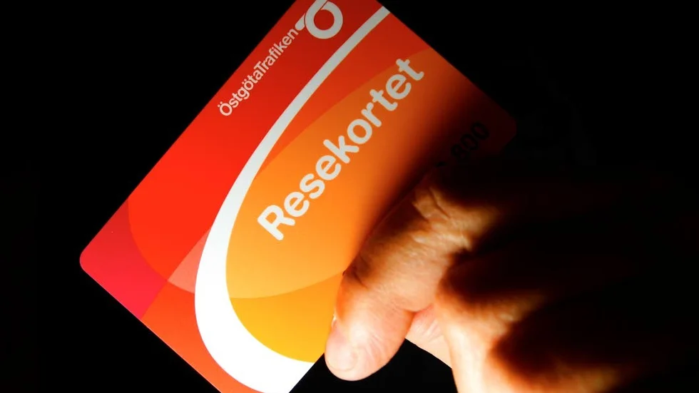 Biljett. Något alternativ till app kommer att finnas även framöver, skriver Östgötatrafikens vd i ett svar på insändare.