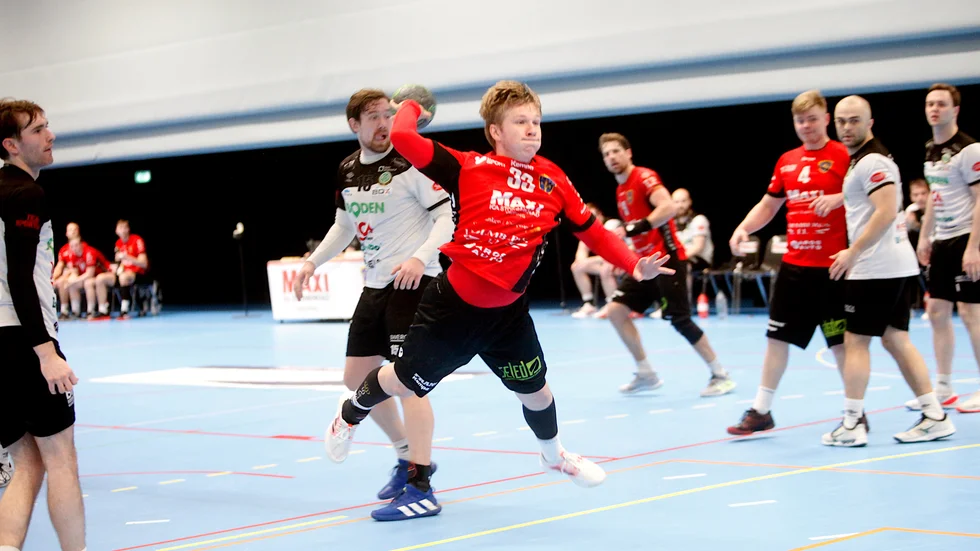 Albin Sandell som haft en kamp med skador hela säsongen har stärkt upp i division 3-laget som vann serien. Nu är han med i säsongsavslutningen mot Kungsängen.