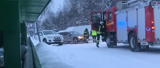 Två bilar i krock vid kommunhuset i Jokkmokk