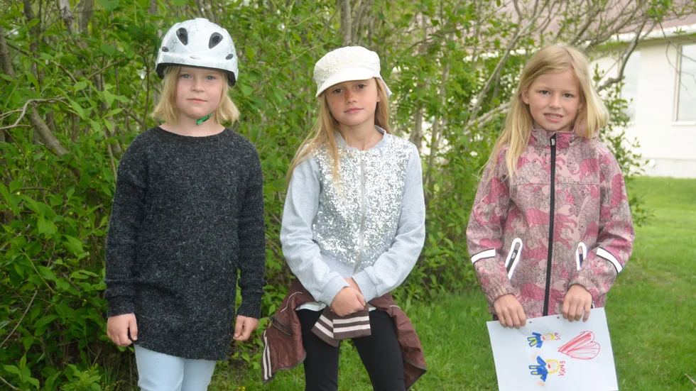 Alicia Resoluth, Olivia Oreškovic och Enya Sundquist spelade hallon i föreställningen "Miljönärerna" och kände sig nöjda med sitt uppträdande.  