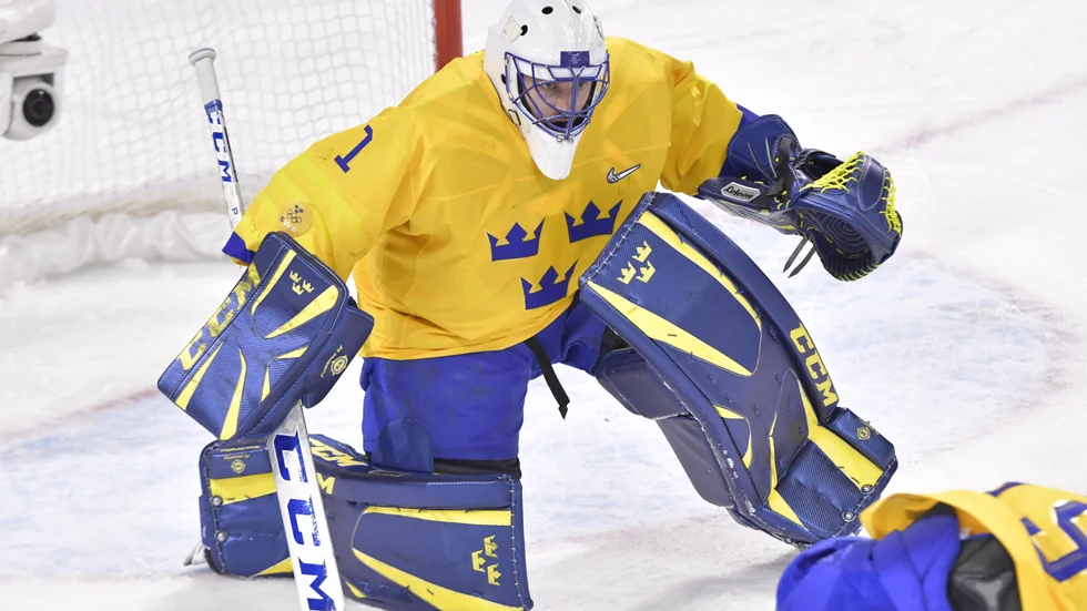 Jhonas Enroth, som representerade Sverige i OS 2018, är klar för Örebro.