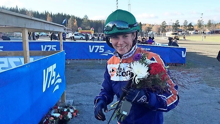 Malin Viklund efter segern med Caligula F.