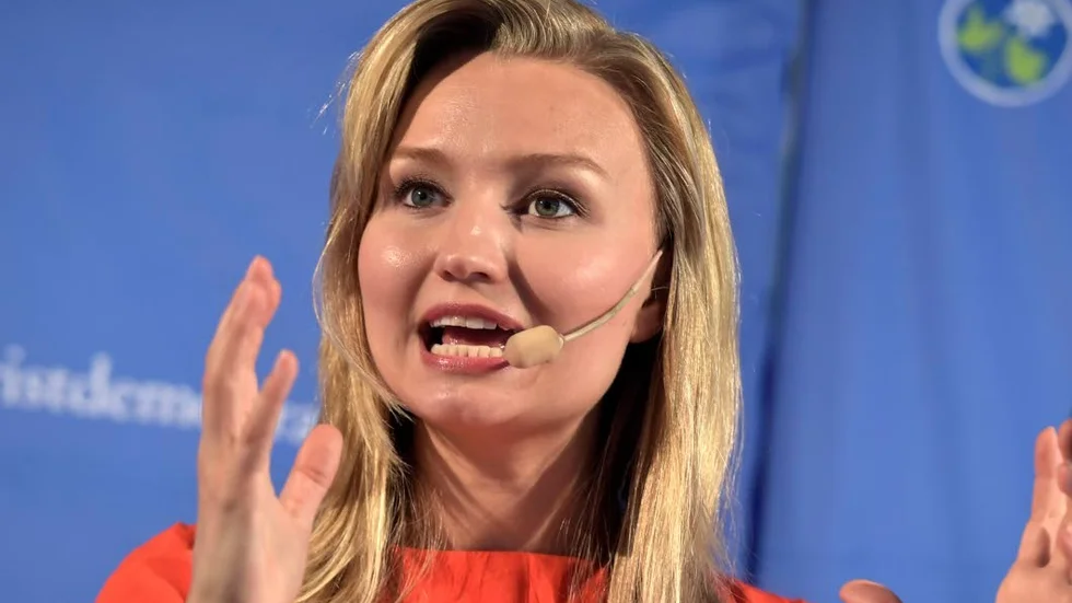Kämpar på i blåblåsten. Ingen KD-ledare har haft det särskilt lätt. Vilket Ebba Busch Thor numera har fått lära sig av erfarenhet.