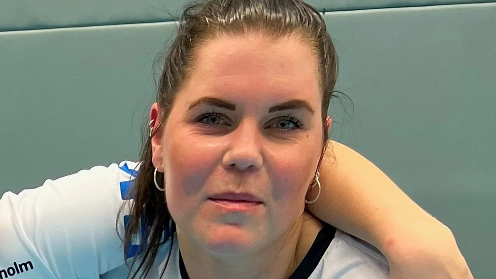 Johanna Alenius inledde målskyttet för KIB i storsegern mot Linköping och blev en av åtta målskyttar.