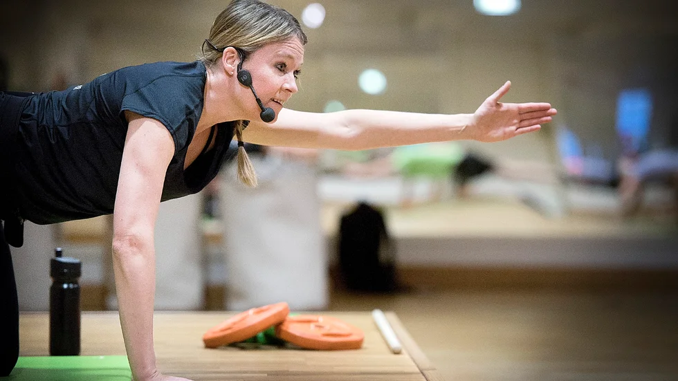 Nyårslöftet. ”Kroppen älskar rörelser, den är byggd för det”, säger Annie Fältman, 43 år, som är delägare på 360 Träningscenter. Hon menar att man bör träna mint 30 minuter per dag. Foto: Lars Eriksson.