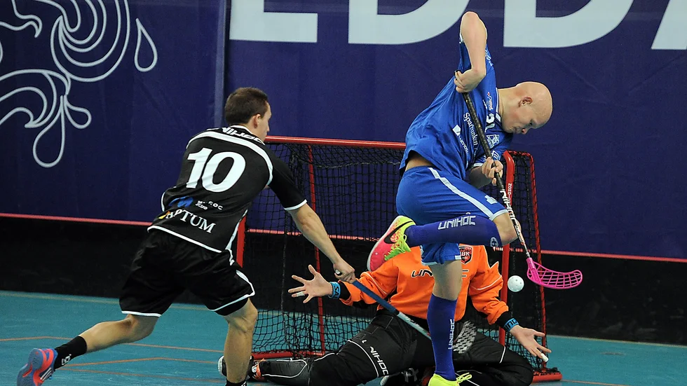 Bra försvar. IBK försvarade sig bra. Hampus Brandt i målet räddade 16 av 17 skott.