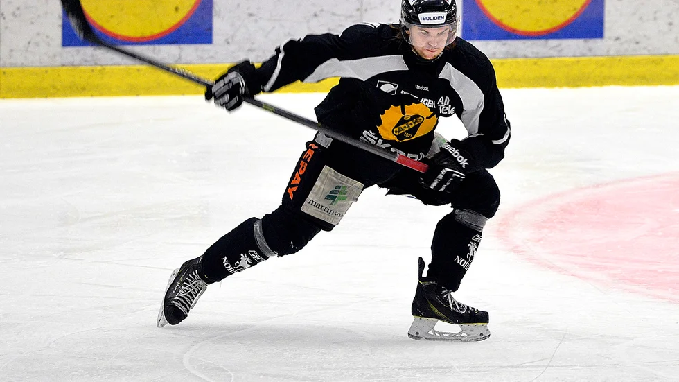 Målgörare. Anton Öhman har gjort fem mål på Luleå den här säsongen och tar gärna rollen som "Luledödare" i åttondelsfinalen. ”Det hoppas jag”, säger han. Foto: Annika Eriksson.