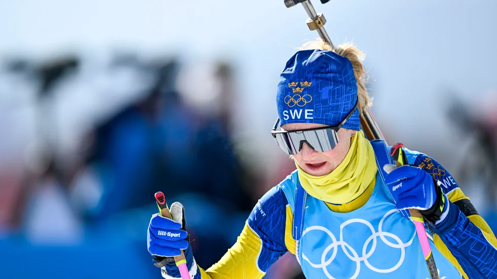 Mona Brorsson kör andra sträckan i onsdagens stafett.