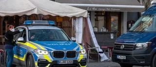 Förgiftad champagne dödade en och skadade sju