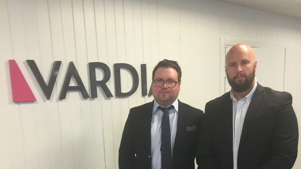 Lämnade besked. Andreas Holmgren,Vardia och Robert Nordström, klubbordförande Försäkrings- och finansfacket (FTF), Vardia.