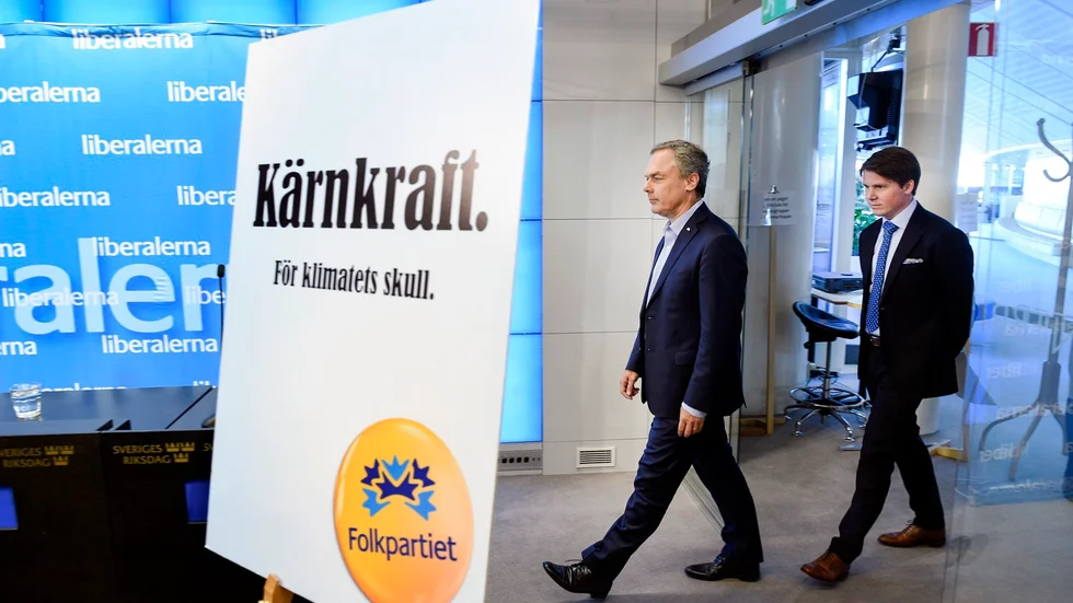 Folkpartiet vill skatteväxla upp emot 80 miljarder kronor från jobb och företagande till konsumtion och utsläpp. Foto: Anders Wiklund / TT