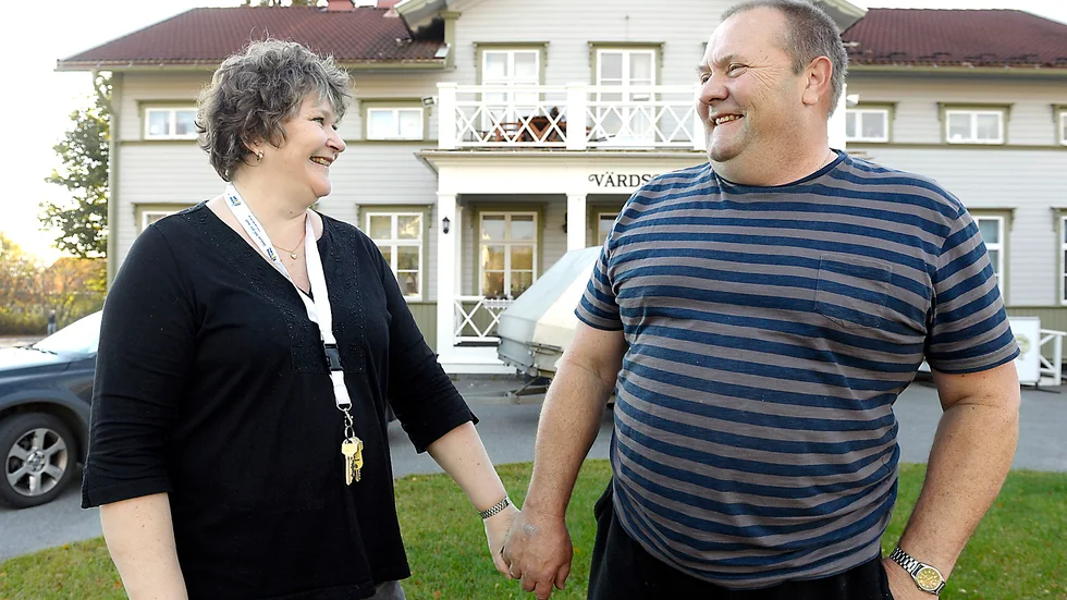 Flyttar ihop. I samband med övertagandet blir Agneta Karlsson och Eilert From sambos istället för särbos. Foto: Ulf Johansson.