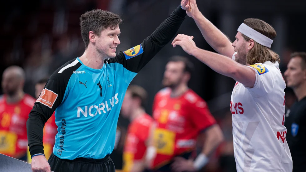 Stjärnduon Niklas Landin och Mikkel Hansen firar finalplatsen i VM.