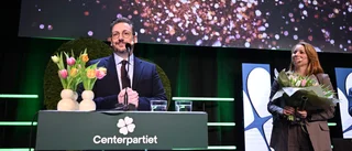 "Det som skymtas i skuggorna i och med det nya partiledarvalet har ingen del i framtiden – det tillhör det förgångna"