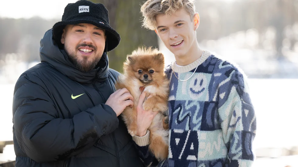 Programledaren Anis Don Demina och deltagaren Theodor "Theoz" Haraldsson med hunden Zoe är aktuella i SVT:s "Underdogs".