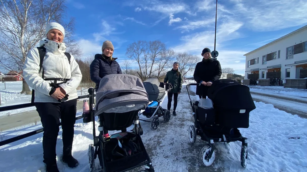 Vänsterpartiet förordar gratis mensskydd på skolor och kommunala arbetsplatser. Viveka Österholm, Emma Winte, Tea Rickfält och Sara Braun tycker alla att tillgång till gratis mensskydd bör vara en självklarhet i skolorna.