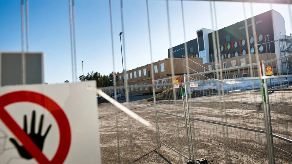 BLÖTT. Fuktproblemen fortsätter på Raketskolan. Nu är det barackerna som skulle ersätta fuktskadade lokaler som även de visar tecken på fuktskador.