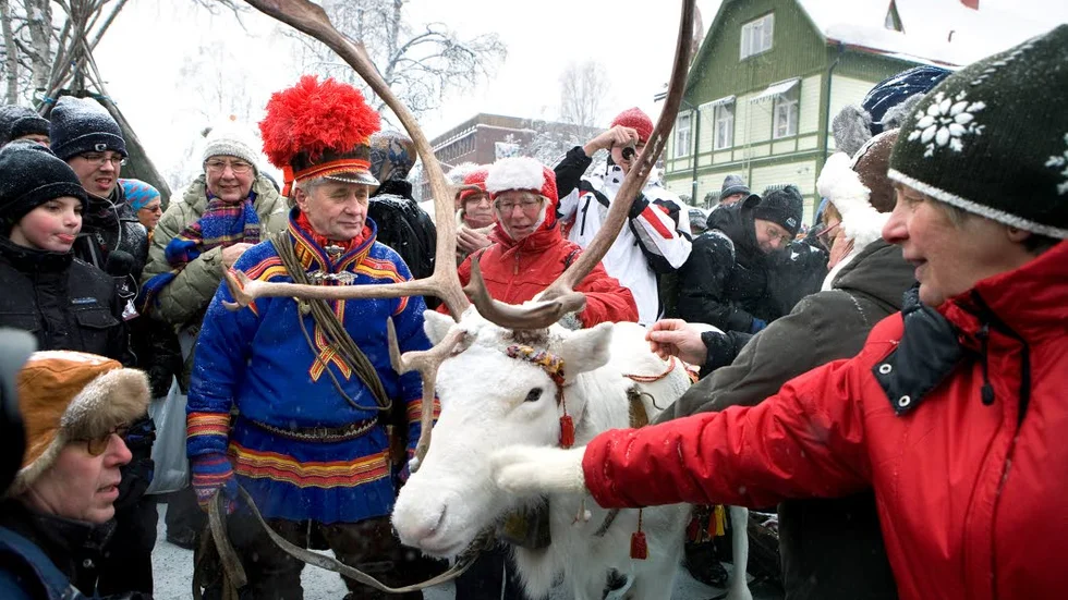Gruvkonflikten har nått vintermarknaden. Flera artister och en konstnär väljer att inte medverka i årets upplaga på grund av konflikterna i Kallak.