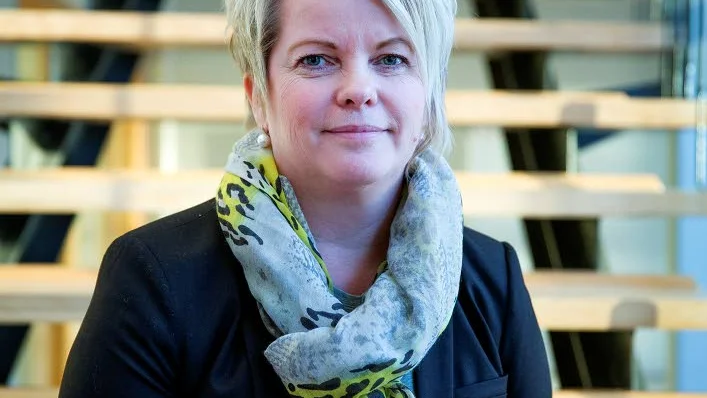 Spindeln i nätet. Tiina Marjeta, länsstyrelsen, har antagit utmaningen att ro förra landshövdingen Per-Ola Erikssons satsning på en regional mineralstrategi i land.