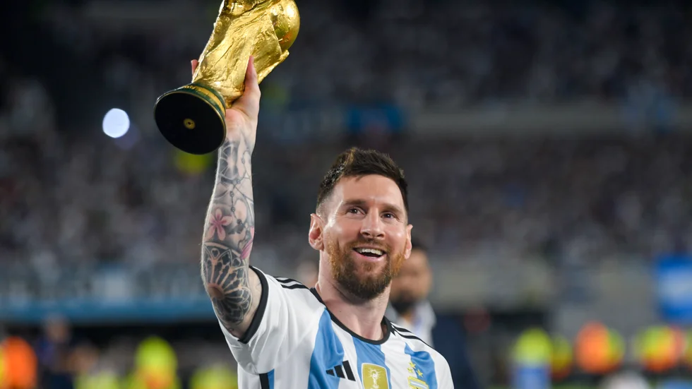 Argentinas Lionel Messi hyllades av hemmapubliken.