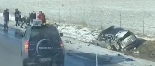 Bil och lastbil i kollision på E4 – bilen hamnade i diket 