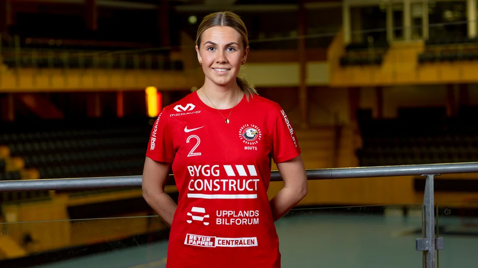Jonna Vuontisvaara blir kvar i Uppsala och IFU Arena även nästa säsong. En av Sirius främsta målskyttar har skrivit på för Storvreta.