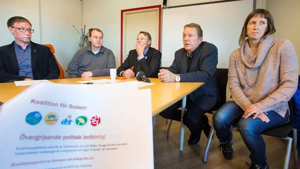 Koalition för Boden. En satsning på fria arbetskläder inom vården och omsorgen vill Bodens styrande majoritet satsa på - Anders Pettersson (KD), Hendrik Andersson (FP), Inge Andersson (S), Kenneth Backgård (NS) och Catarina Ask (MP).