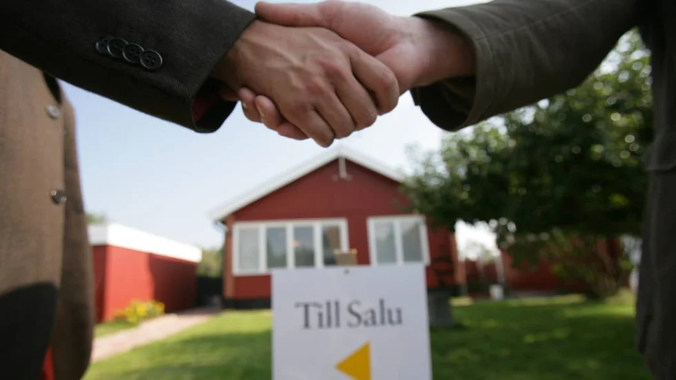 ÖVERENS. I bästa fall slutar varje fastighetsaffär med att både köpare och säljare blir nöjda. Så är tyvärr inte fallet på bostadsmarknaden i dag.