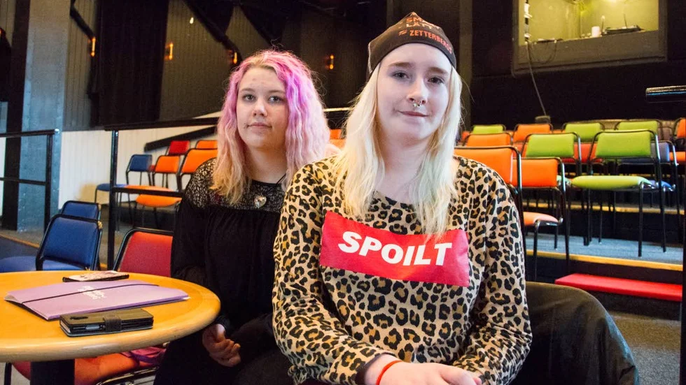 elevskyddsombud. Sanna Robertsson och Veronika Granström är två av eleverna som deltog i utbildningen.
