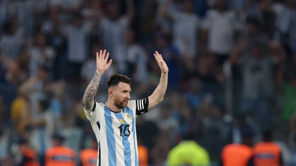 Argentinass Lionel Messi gjorde mål 100, 101 och 102 i den blåvita tröjan.